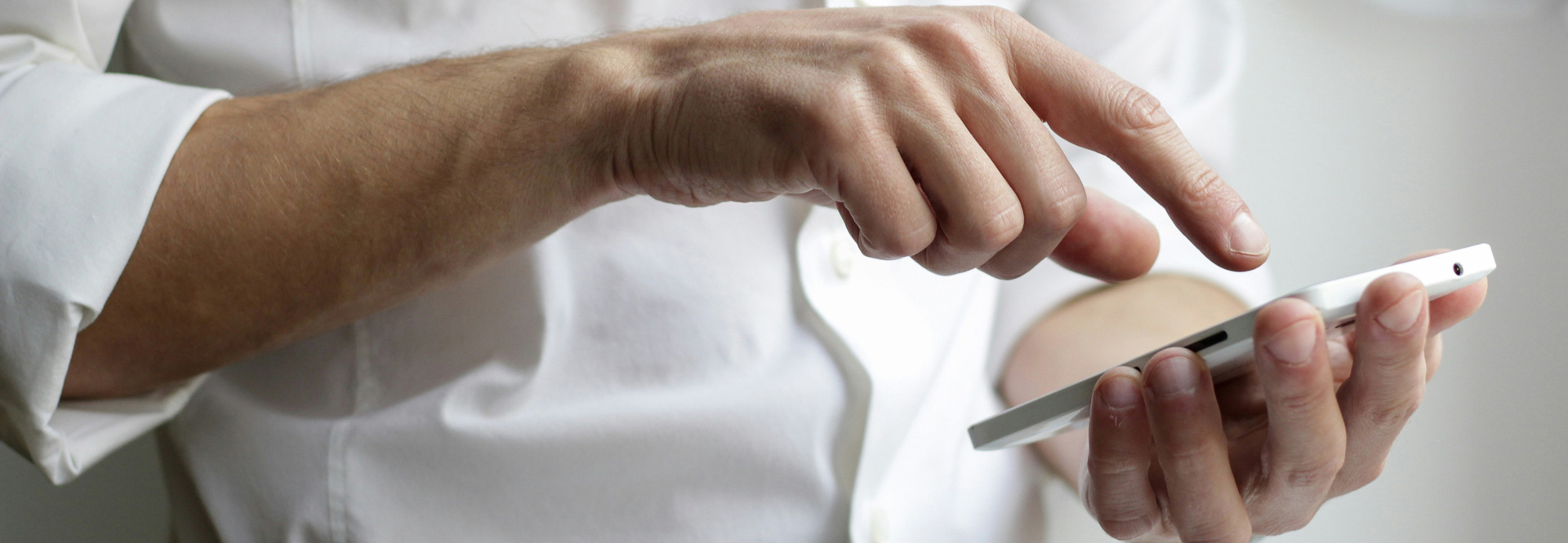 <strong>Ogni grande progetto</br> inizia con un primo contatto</strong><br>Siamo qui per aiutarti.